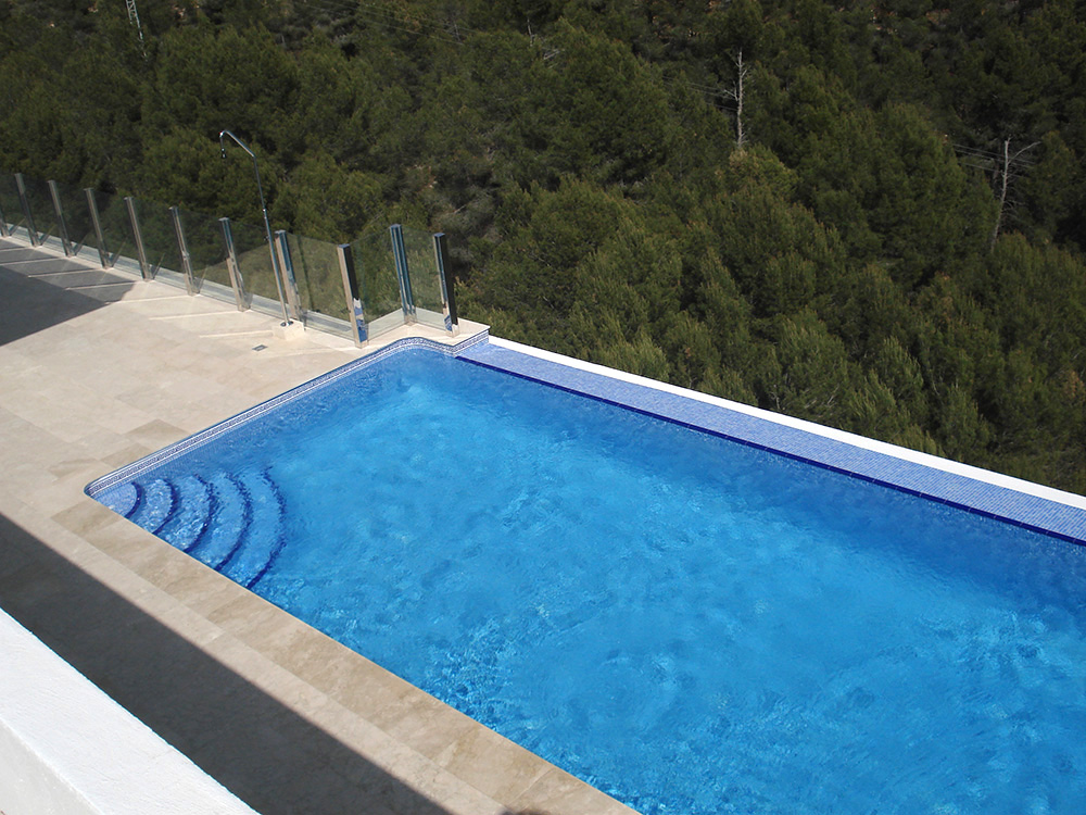 Jalaje piscinas modernas